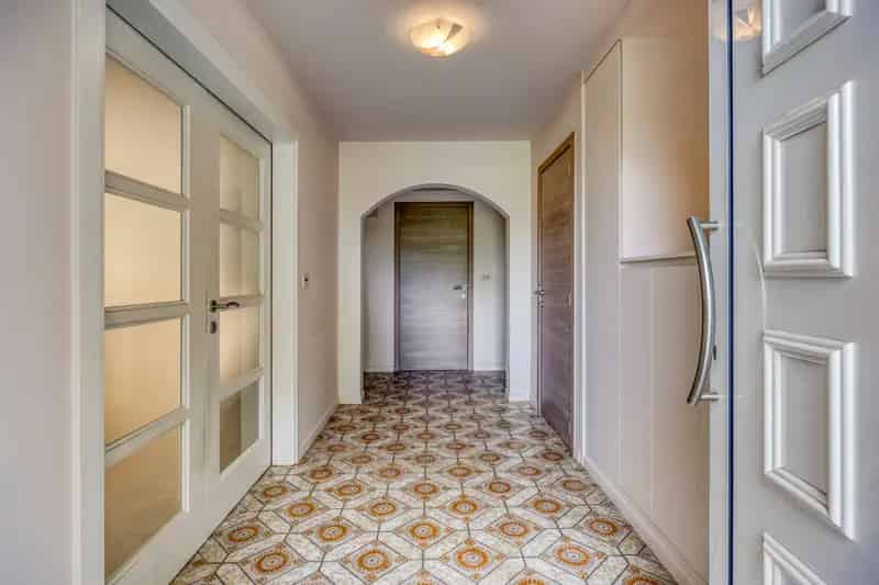 Ruime Bungalow te Koop Grote Perceel Zuidwest Gerenoveerd