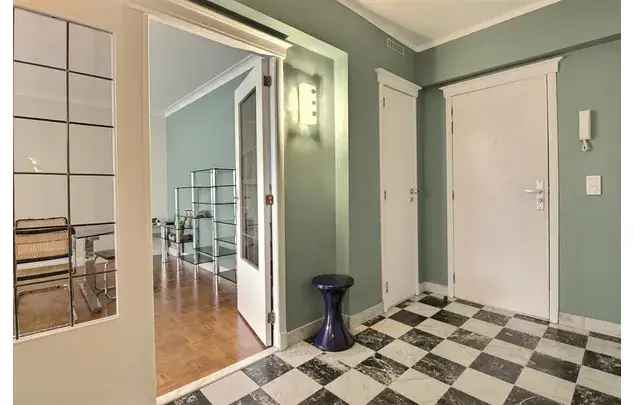 Huur 2 slaapkamer appartement van 95 m² in Brussels