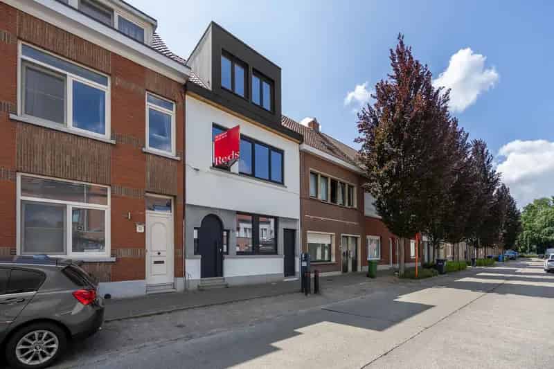 Huis te koop Brasschaat 4 slaapkamers Vernieuwd