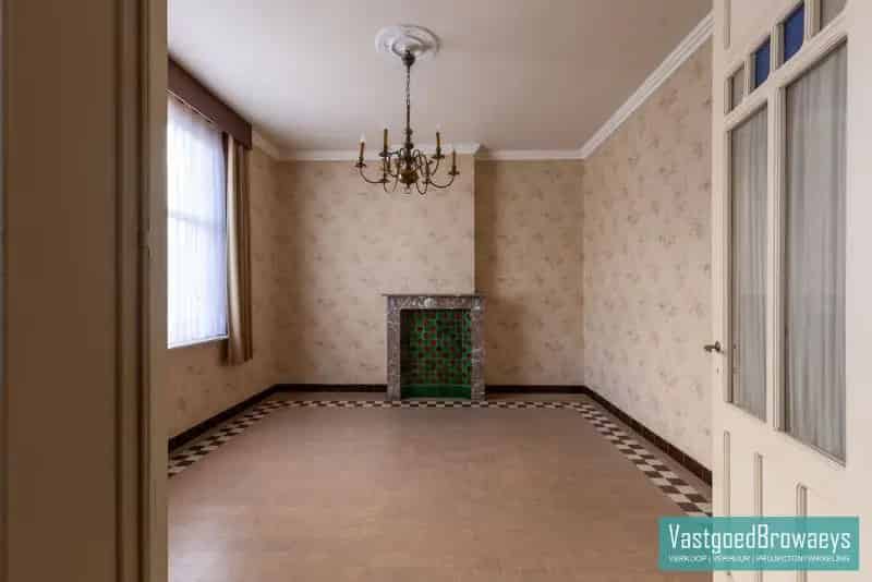 Te renoveren woning met tuin