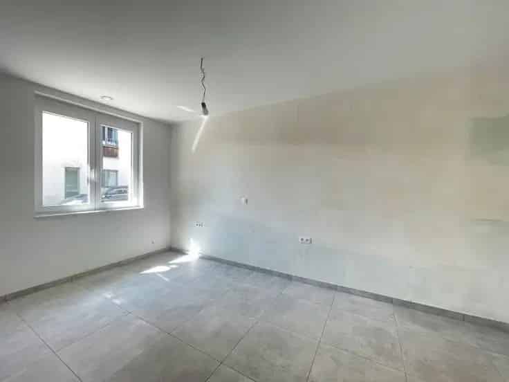 Appartement Te Koop Nabij Scholen En Winkels