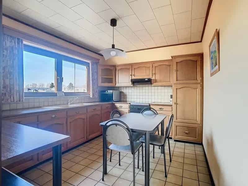 Ruime Woning 3 Slaapkamers Tuin Opslag Magazijn