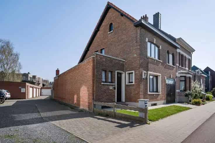 Huis Te Koop Ranst 4 Slaapkamers Zonnige Tuin