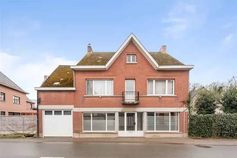 Te renoveren burgerwoning met bijgebouw 668m²