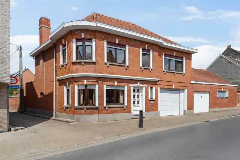 Karaktervolle woning met bouwgrond te Dendermonde