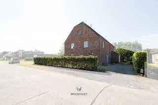 Villa te koop met ruime opties in Lochristi