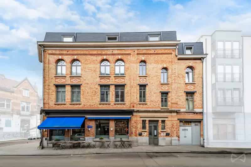 Huis te koop Ukkel: Gerenoveerd pand met hoog rendement