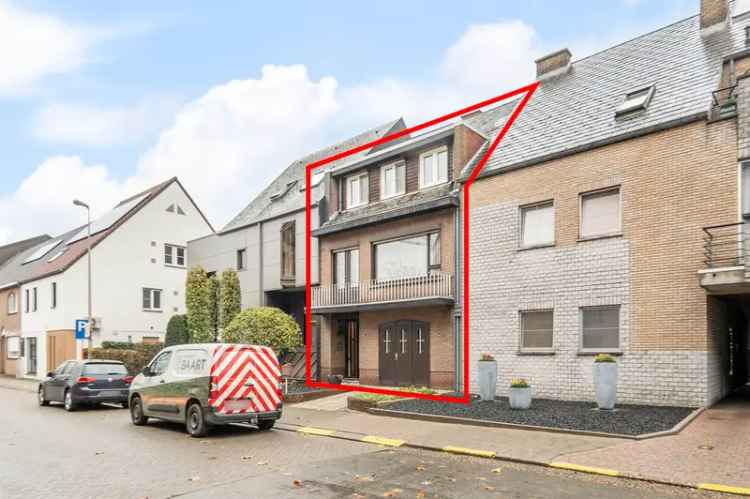 Gesloten bebouwing met 4 slaapkamers en stadstuin