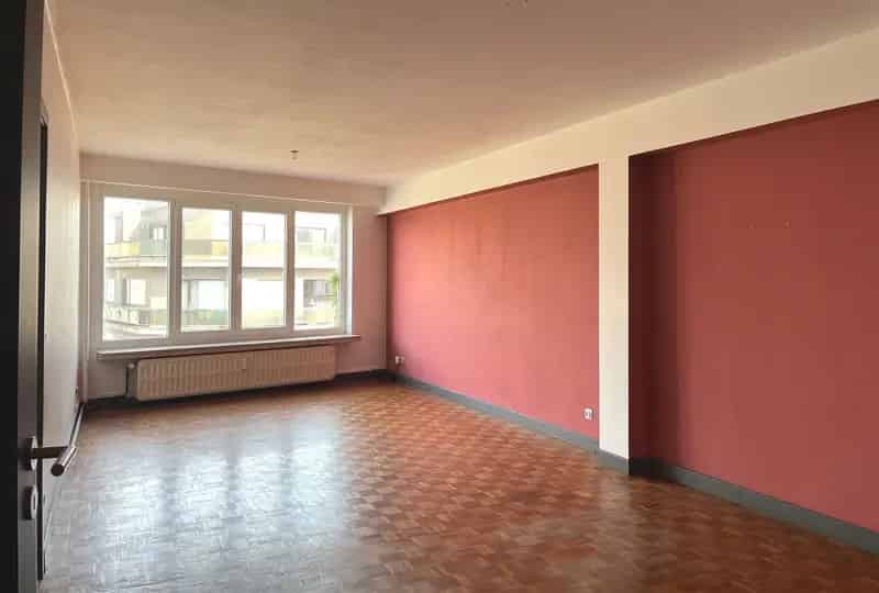 Appartement te koop: Instapklaar 1 slaapkamer appartement met terras