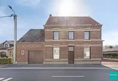 Driegevelwoning te koop nabij centrum