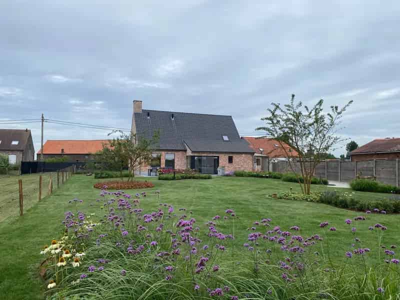Huis te huur Lembeke: Ruime gezinswoning met garage en tuin
