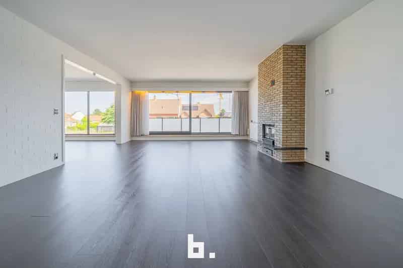 Ruim 2 Slaapkamer Appartement te Koop Sint-Michiels