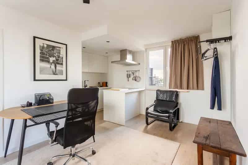 Appartement te koop: Instapklare studio met badkamer en keuken