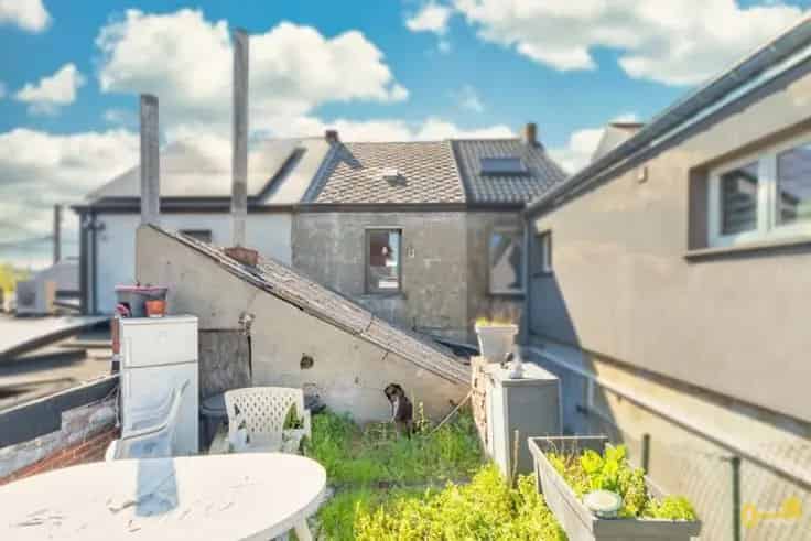 Huis Te Koop 2 slaapkamers Tuin Te renoveren