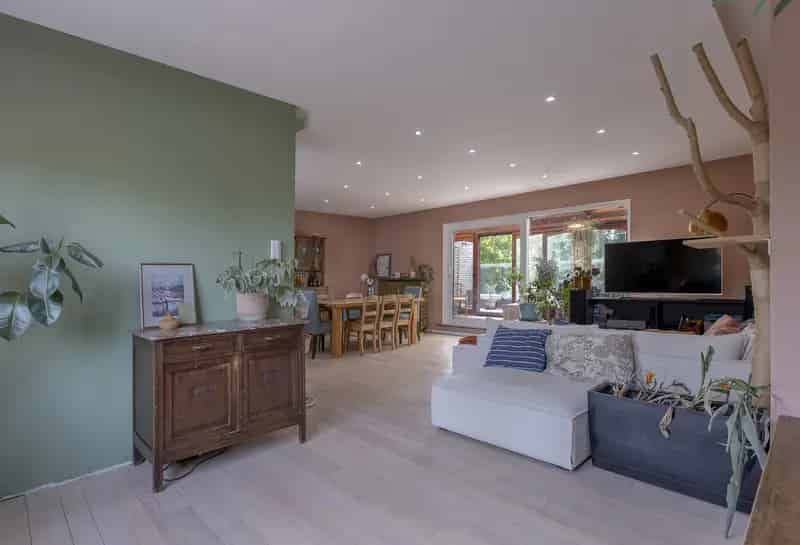 Penthouse te huur Brussel - Lichtrijk appartement met terras en garage
