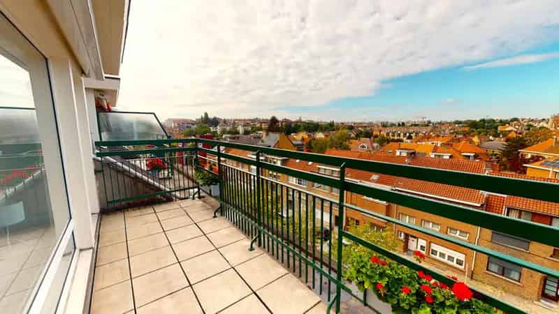 Penthouse 1 chambre Woluwe-Saint-Lambert  Terrasse  Garage  Rénové