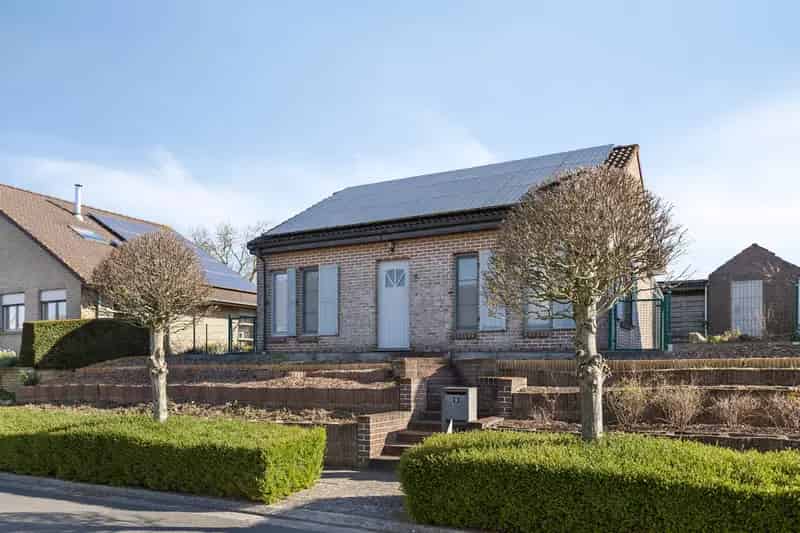 Huis te koop Anzegem: Instapklare woning met tuin en zonnepanelen