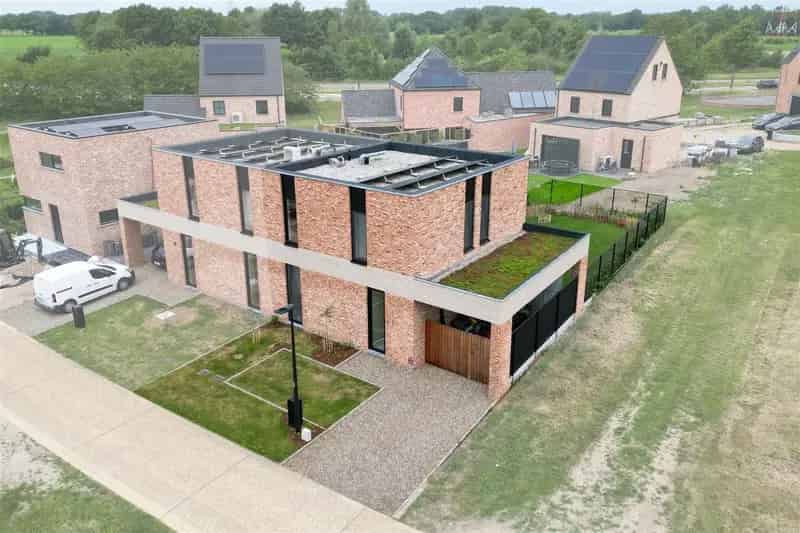 Moderne 3 Slaapkamer Huis te Huur Bree
