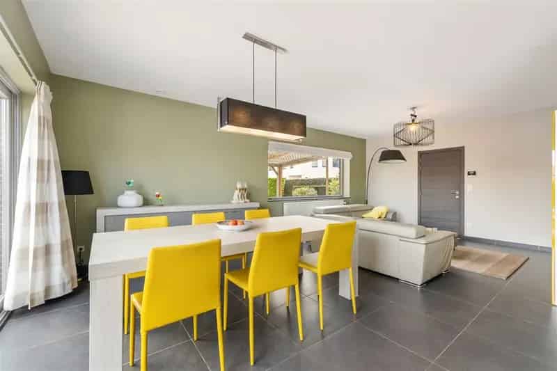 Huis te koop in De Klinge: Moderne woning met comfort