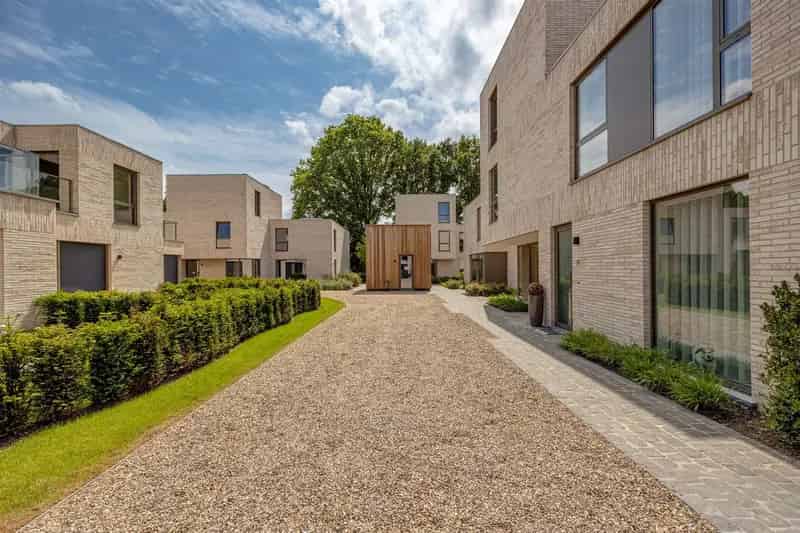 Huis te koop 's-Gravenwezel: Stijlvol en duurzaam wonen in het groen