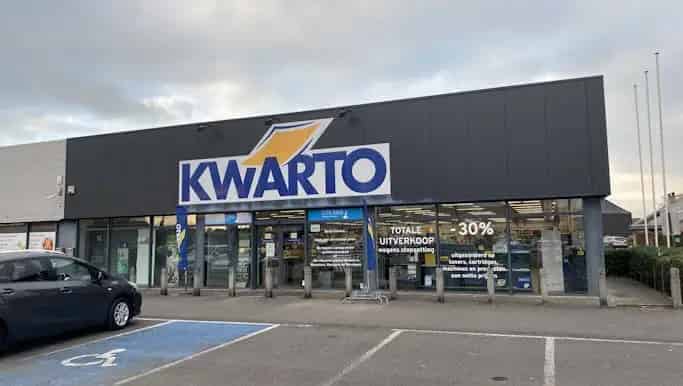 Handelspand te huur Izegem 650m² Tegenover Delhaize