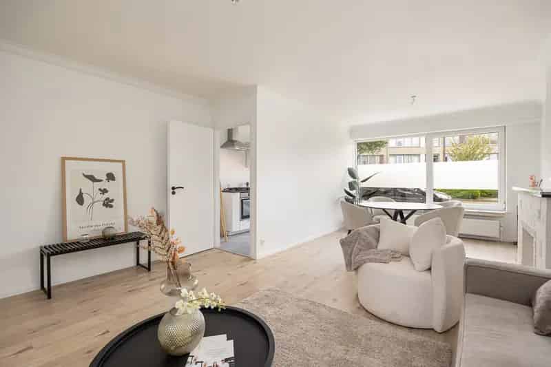 Opbrengsteigendom Mortsel 3 Appartementen 2 Slaapkamers Gerenoveerd