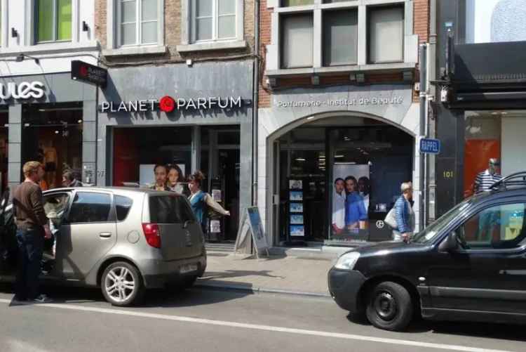 Huur bedrijfsvastgoed hoekpand in Namur met uitstekende locatie