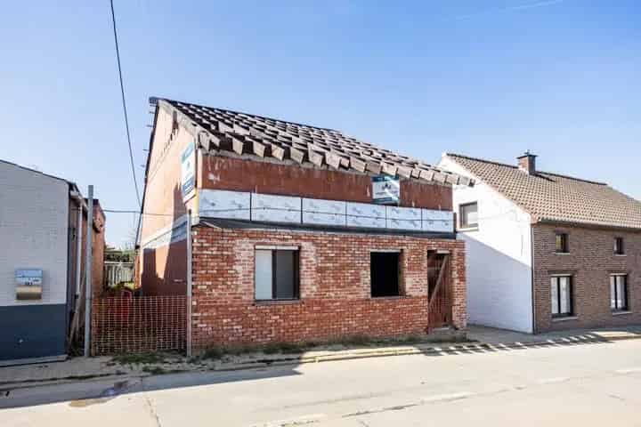 Bouwgrond en Huis te Koop in Wambeek