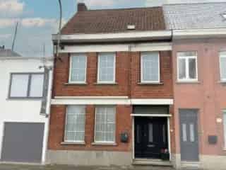 Huis te Koop Marke - Gerenoveerd 3 Slaapkamers Zuidwest Terras