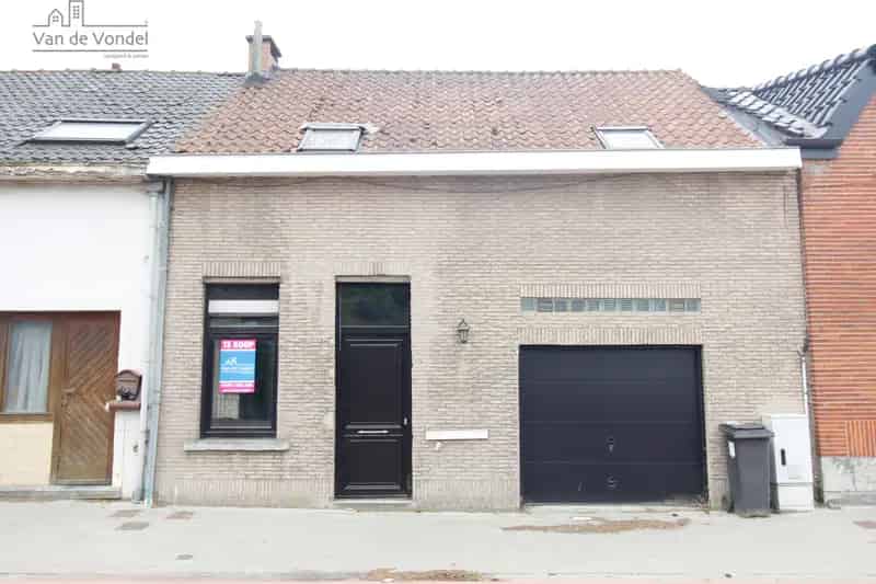 Huis te koop Erembodegem: Modernisatieproject met garage en tuin