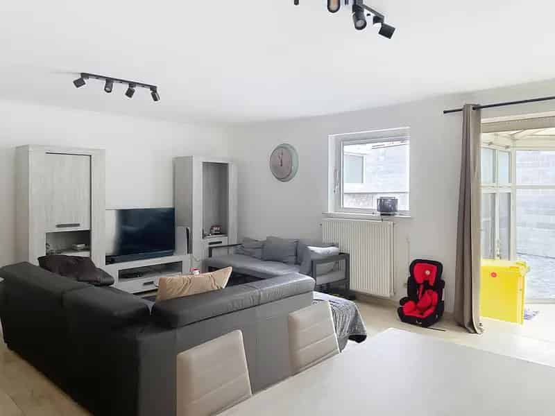 Appartement te koop: Centraal gelegen met ruim terras en garage