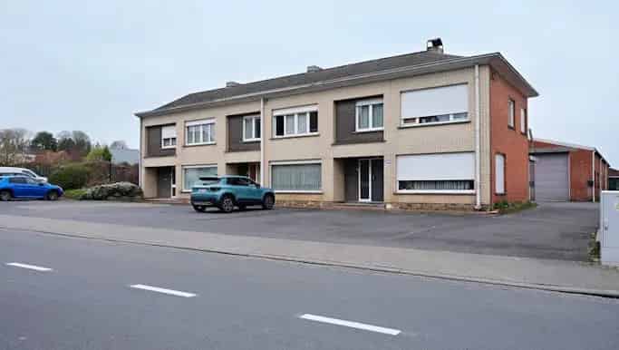 Magazijn met 3 Woningen te Koop Hooglede