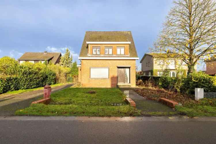 Gunstig gelegen te renoveren 3 slpk woning op 9a 33ca