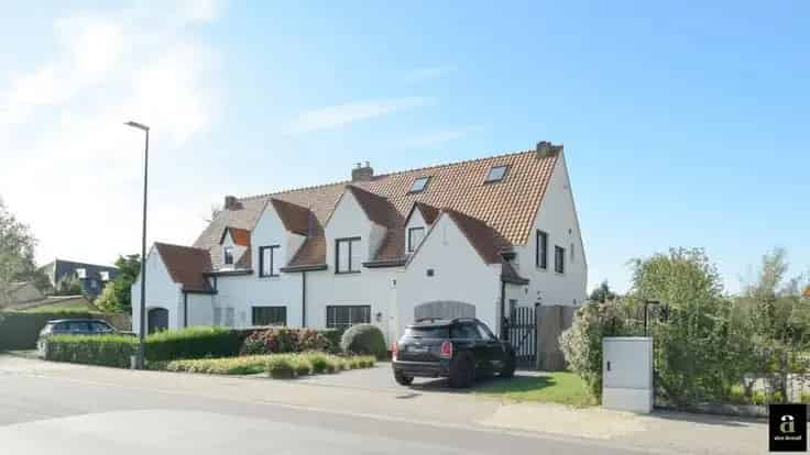 Gerenoveerde Koppelvilla met Polderzicht