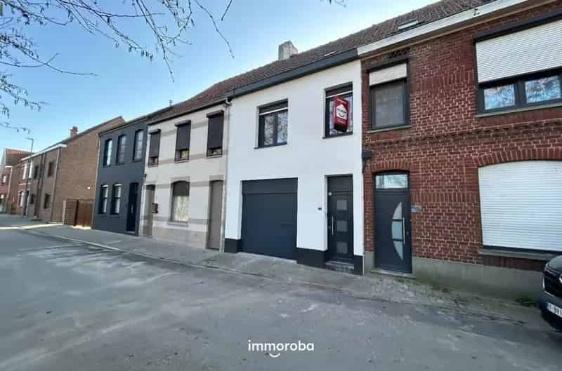 Rijwoning te koop Waregem Veel bergruimte