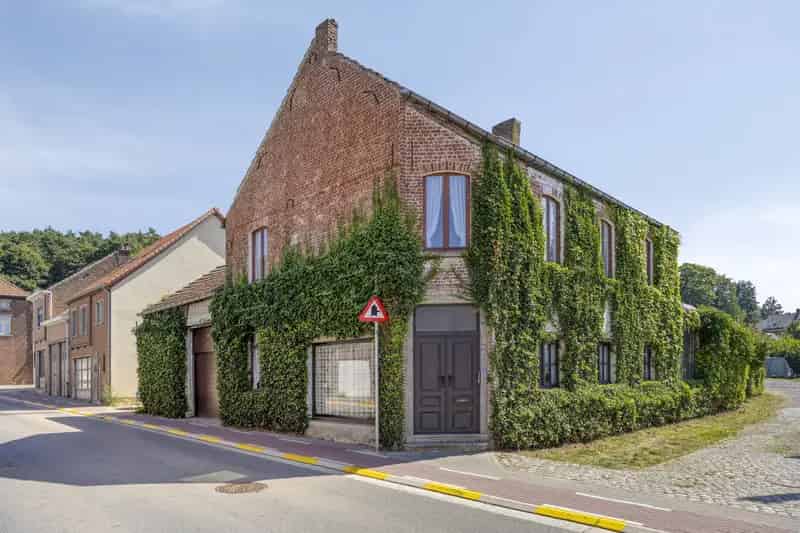 Huis te huur Sint-Joris-Weert: ruim authentiek pand met veel mogelijkheden