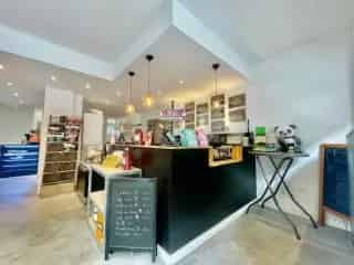 Handelspand te Koop Elsene 110m² gerenoveerd