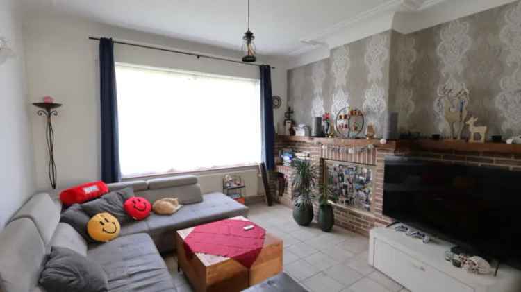 Ruime woning te koop nabij Ardooie met tuin en garage