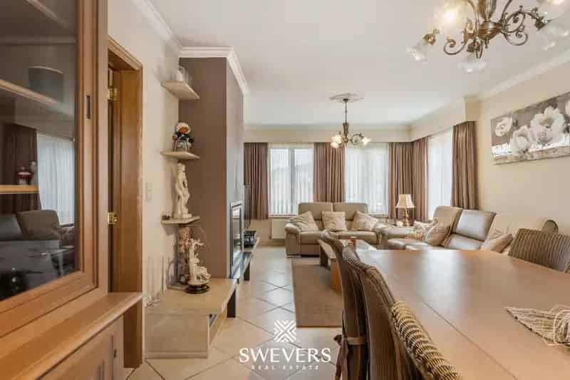 Ruime woning 3 slaapkamers zonnig perceel 9a