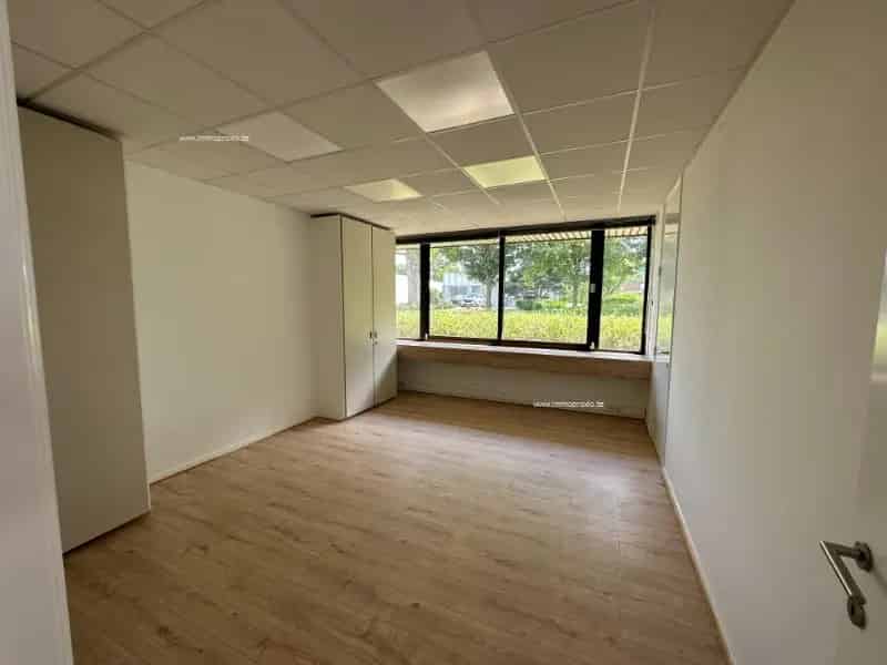 Kantoren te huur Braine l Alleud 180m²