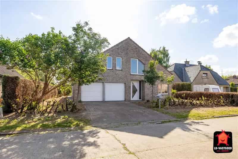 Huis te koop Evergem: Ruime villa met 3 slaapkamers