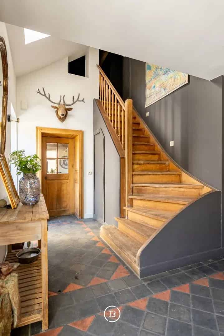 Landelijke woning te koop: gerenoveerd met tuin en stal