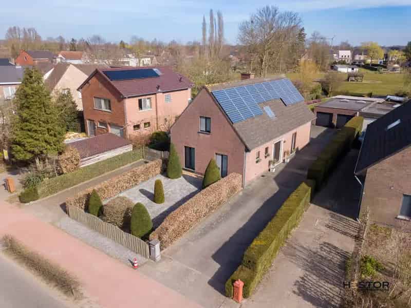 Huis te koop Sint Pauwels: Landelijke woning met 4 slaapkamers en dubbele garage