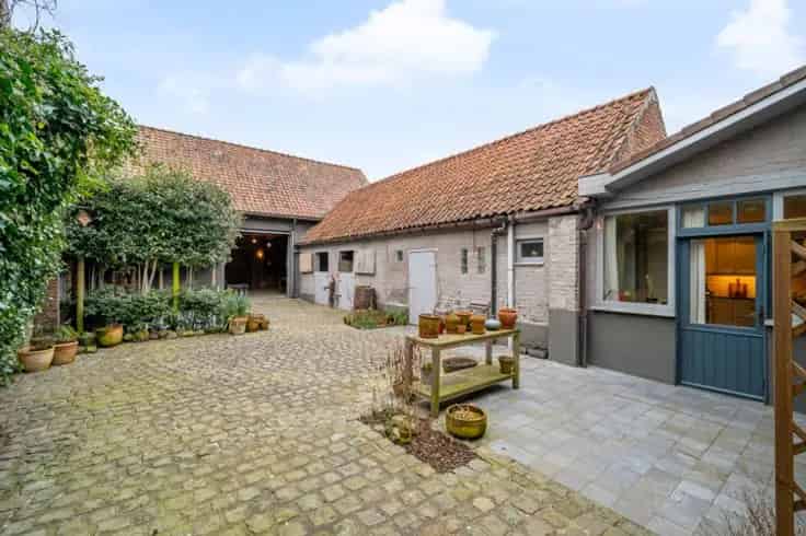 Gerenoveerd Hoevetje te Koop Bavegem