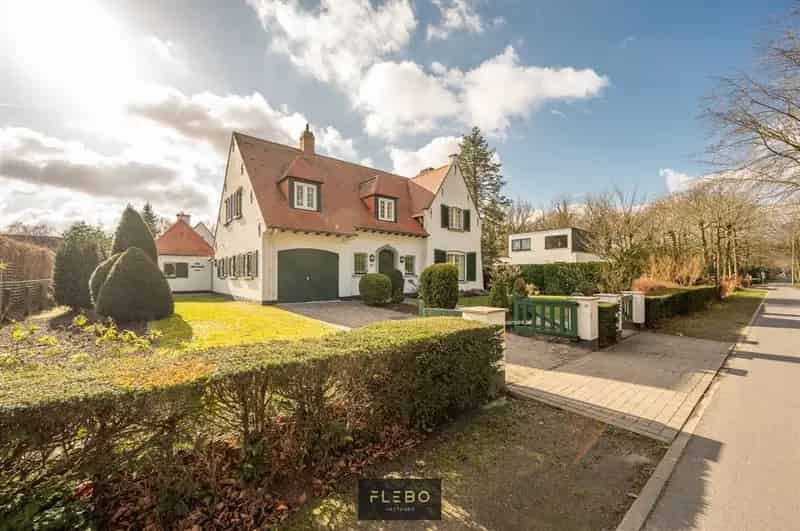 Huis te koop Sint Andries 5 slaapkamers tuin zwembad Brugge