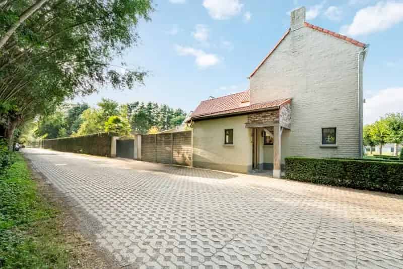 Huis te koop Jabbeke: Rust, Ruimte en Stijl