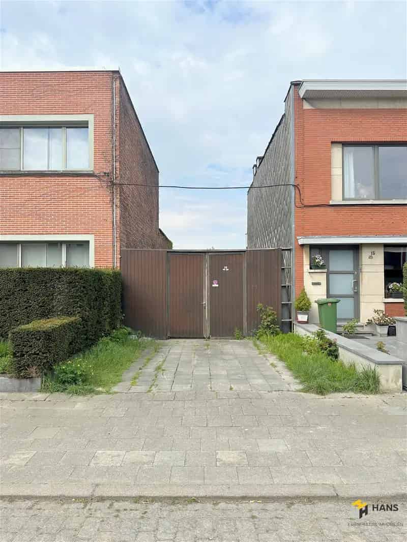 Bouwgrond te Wilrijk 225m² met Magazijn 53m²