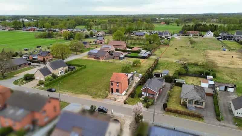 ✨ Te koop: casco-woning met bijbouw én gigantisch perceel – klaar voor jouw touch!