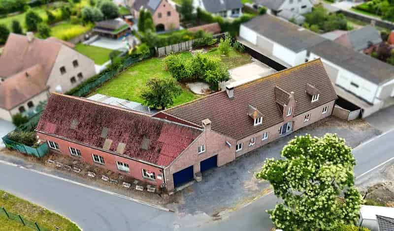 Ruime Villa te Huur 536m² met Loods 160m²