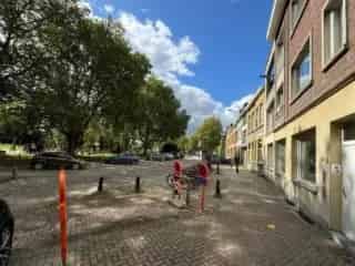 Gelijkvloers Appartement te Koop Berchem 205m² Tuin 80m²